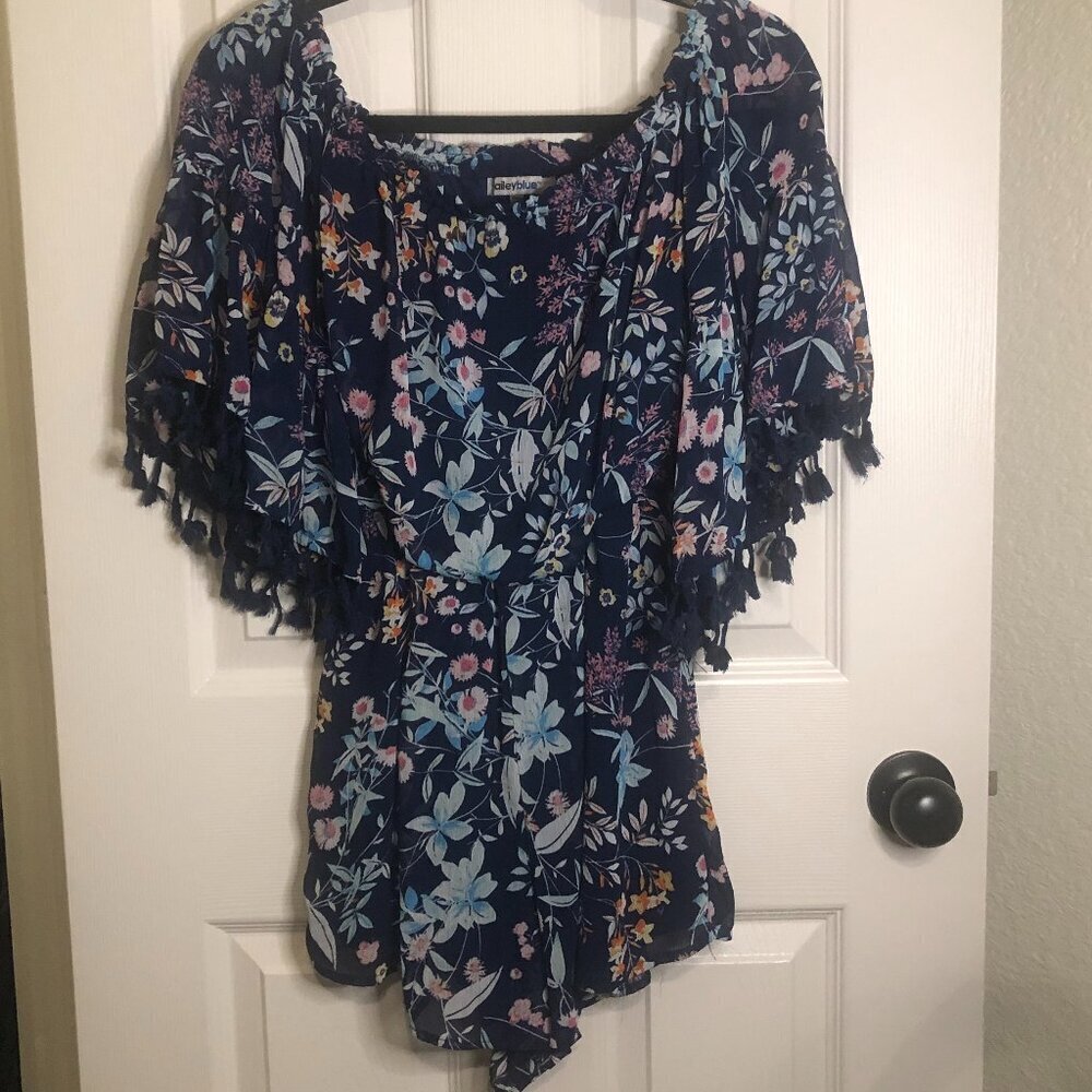 Bailey Blue lined floral print shorts romper short sleeve w/ tassels size‎ M